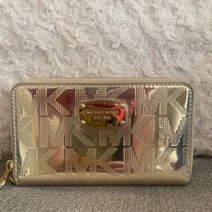Michael kors wallet